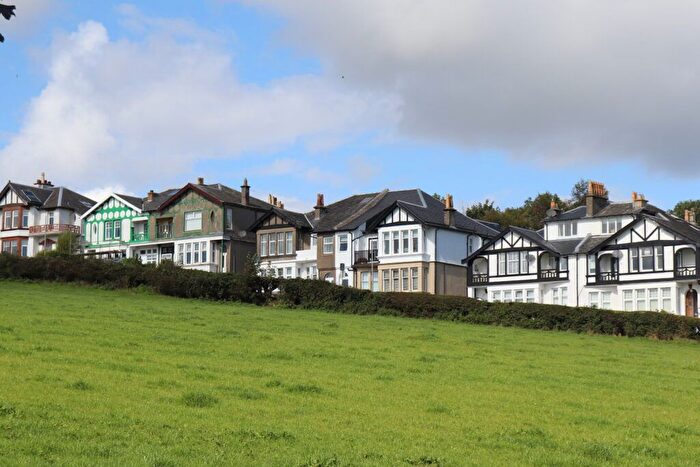 3 Bedroom Flat For Sale In Auchnacloich Road, Rothesay, PA20