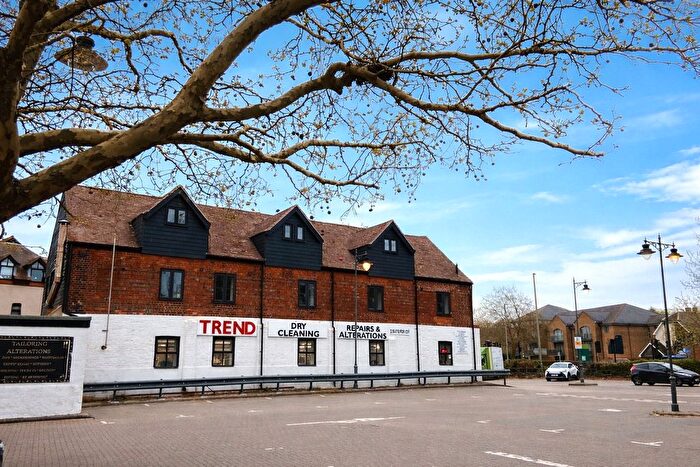 1 Bedroom Flat To Rent In Bridge Mews, Bridge Street, Godalming, Surrey, GU7