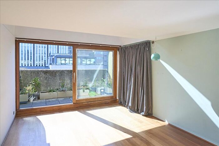 1 Bedroom Flat To Rent In Andrewes House, London, EC2Y