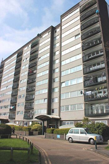 2 Bedroom Apartment To Rent In Greenwich Heights, SE18