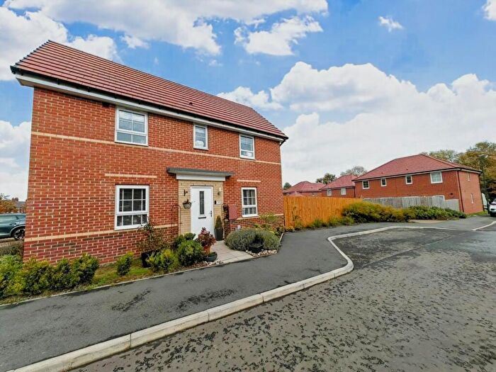 3 Bedroom Semi Detached House For Sale In Wentworth Close, Hebburn, NE31