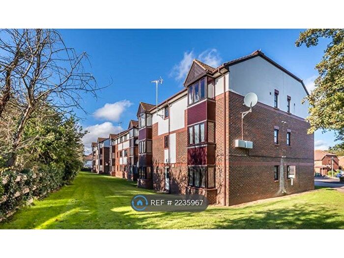 Studio To Rent In Watts Wood, Purfleet, RM19