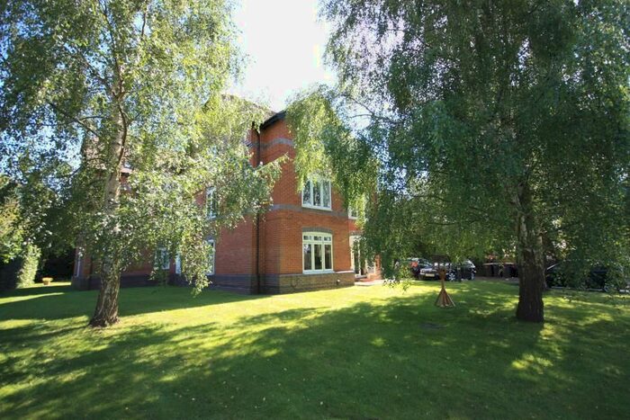 2 Bedroom Flat To Rent In Cranley Road, Guildford, GU1