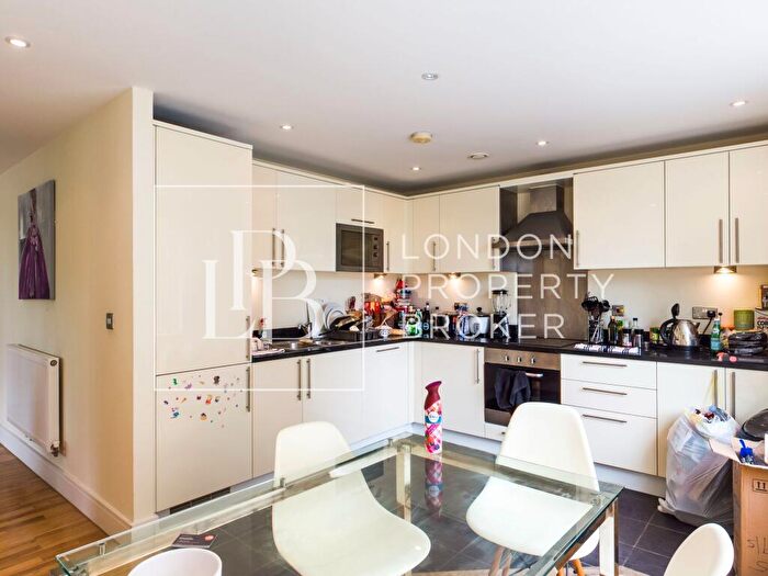 3 Bedroom Apartment To Rent In Indescon Square, London, E14