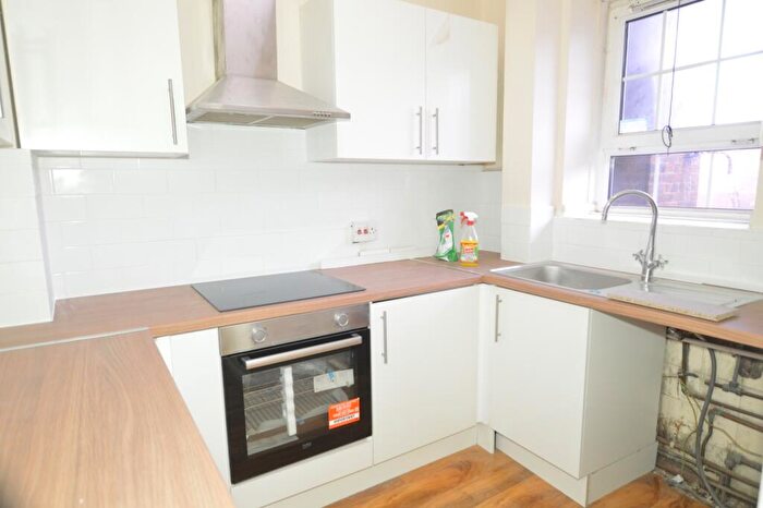 4 Bedroom Flat To Rent In Monkton House, Pembury Road, London, E5