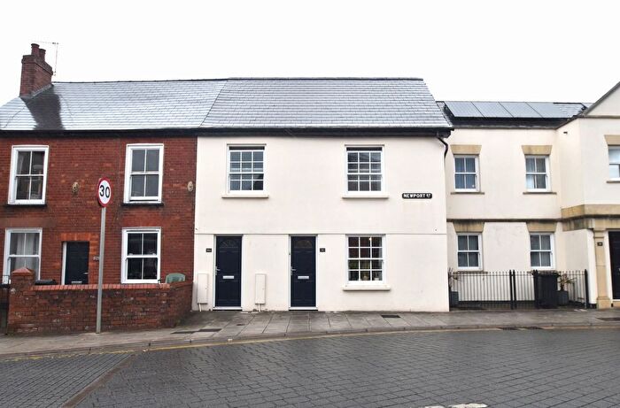 1 Bedroom Flat To Rent In Newport Street, Tiverton, Devon, EX16