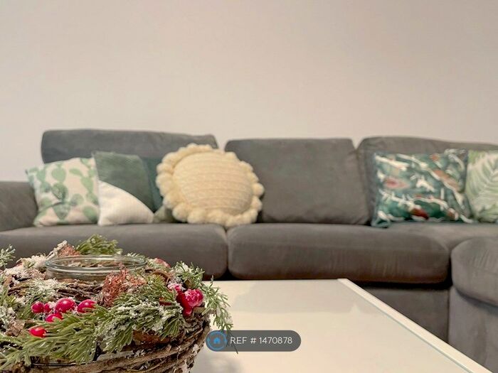 2 Bedroom Flat To Rent In Bell Street, Glasgow, G4