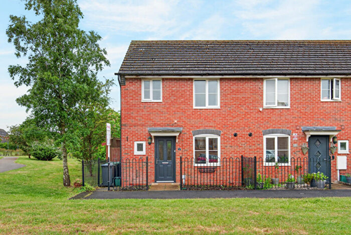3 Bedroom End Of Terrace House For Sale In Jackdaw Road, Corby, NN18