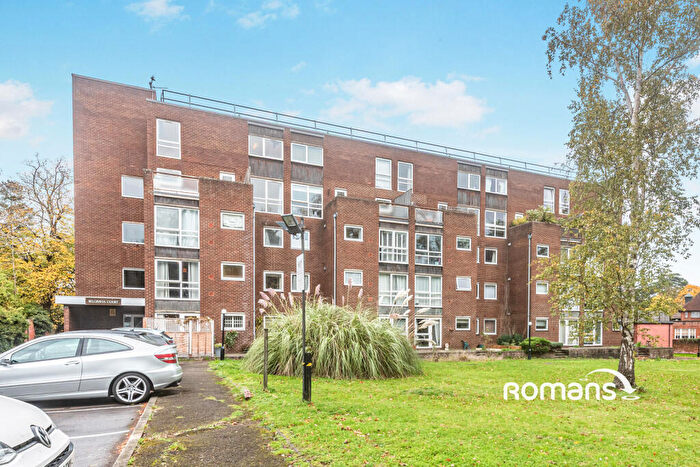 2 Bedroom Flat To Rent In Belgravia Court, Bath Road, Reading, RG30