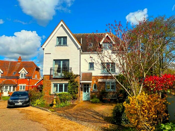 5 Bedroom Detached House For Sale In Ewe And Lamb Mews, Wittersham, TN30