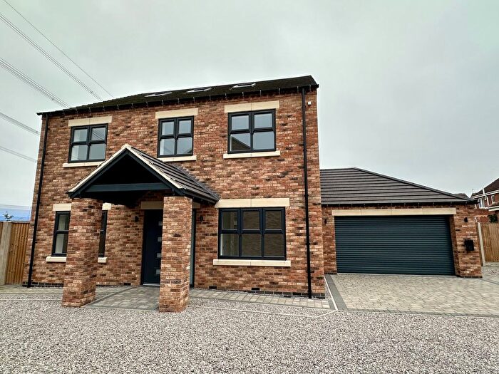 6 Bedroom Detached House For Sale In Whiphill Lane, Armthorpe, Doncaster, DN3