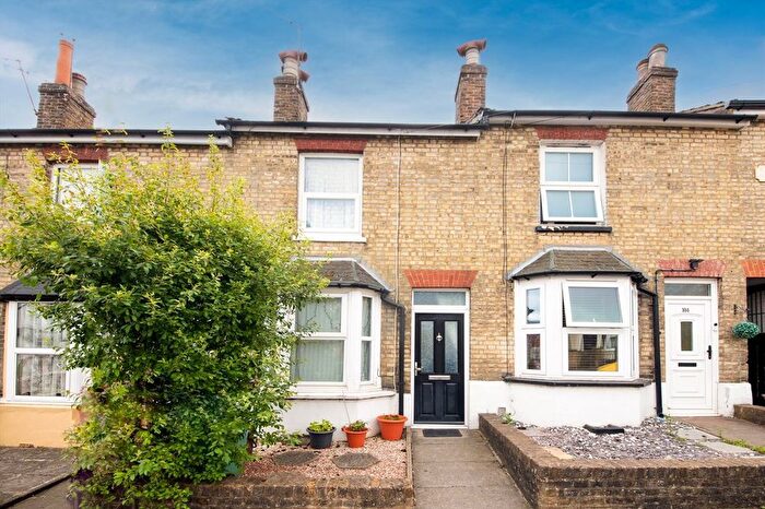 2 Bedroom Property To Rent In Sutton Road, Watford, WD17
