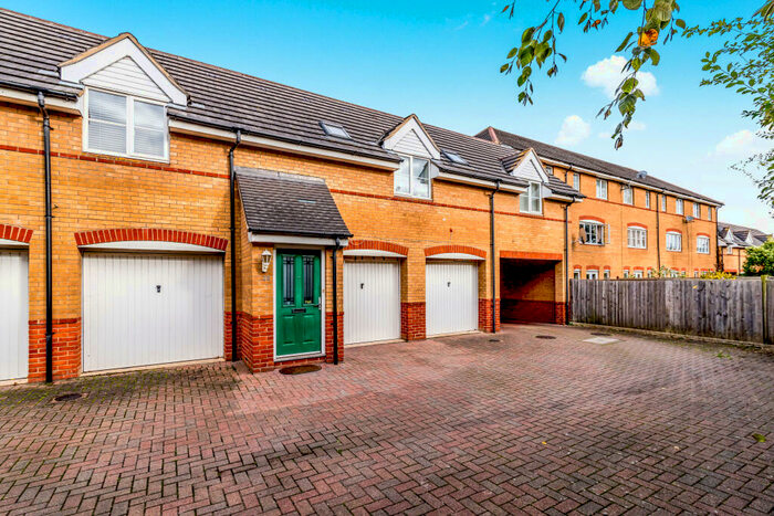 1 Bedroom Flat To Rent In The Sidings, Redwood Grove, Bedford, MK42