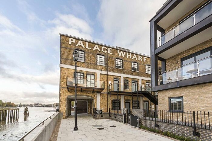 3 Bedroom Flat To Rent In Rainville Road, London, W6