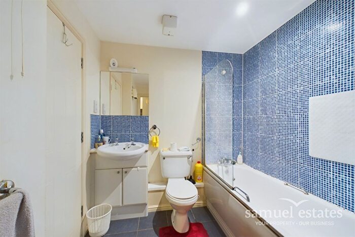 2 Bedroom Flat For Sale In Churchill Lodge, Streatham High Road, SW16