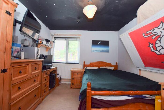 1 Bedroom Flat For Sale In Brooklands Avenue, Atherton, M46