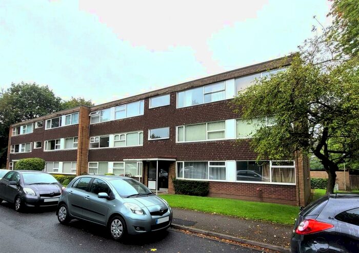 2 Bedroom Flat To Rent In Green Gables, Lichfield Road, Sutton Coldfield, B74