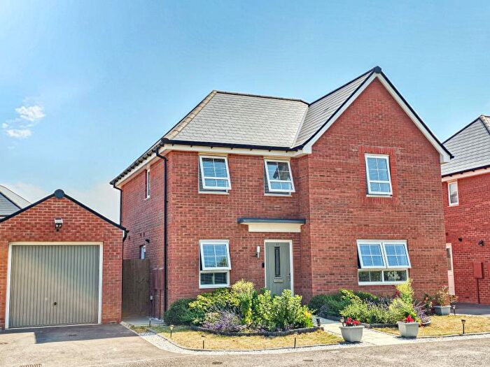 4 Bedroom Terraced House To Rent In Whitethorn Crescent, Innsworth, GL3