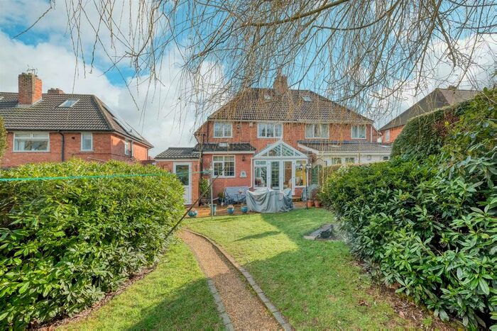 3 Bedroom Semi-Detached House For Sale In School Road, Rubery, Birmingham, B45