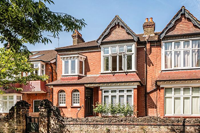 3 Bedroom Semi-Detached House For Sale In Kerrison Road, Ealing, London, W5