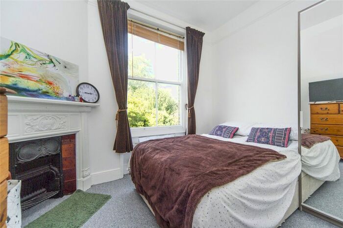 2 Bedroom Flat To Rent In Richmond Parade, Richmond Road, TW1