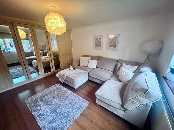 5 Bedroom Detached House For Sale In Benn Lane, Longwood, Huddersfield, HD3