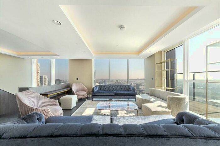 3 Bedroom Apartment To Rent In Maine Tower, Harbour Way, Canary Wharf, London, E14