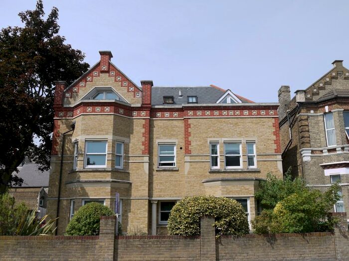 2 Bedroom Flat To Rent In Bevington Road Beckenham, BR3
