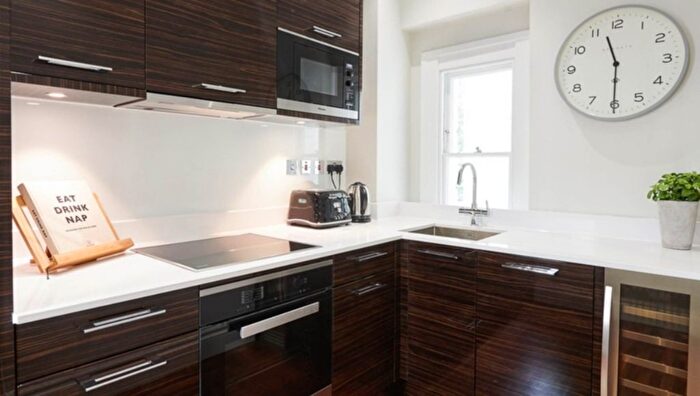 1 Bedroom Flat To Rent In Kensington Gardens Square, London, W2