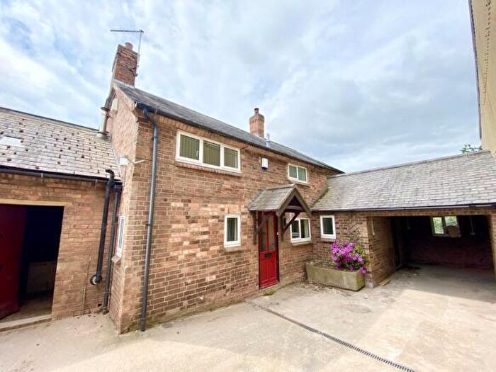 4 Bedroom House To Rent In Henson Lane, Cropwell Butler, NG12