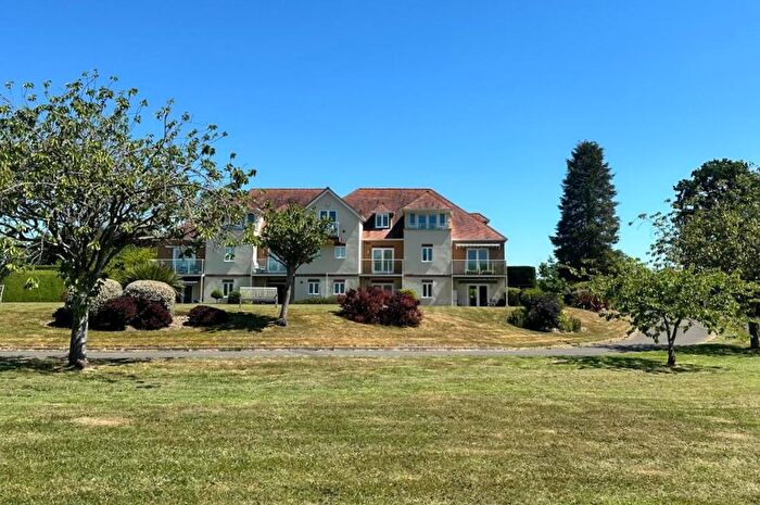 2 Bedroom Flat For Sale In Overlooking The Lakes, BH24