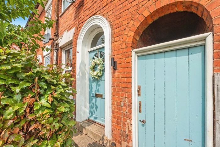 2 Bedroom Terraced House For Sale In Chestnut Street, Worcester, WR1