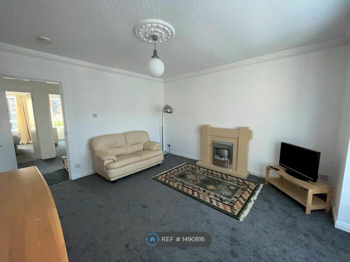 2 Bedroom Flat To Rent In Grantully Place, Edinburgh, EH9