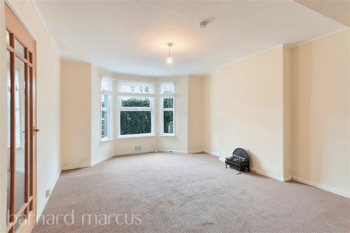 1 Bedroom Flat To Rent In Penge Road, SE20
