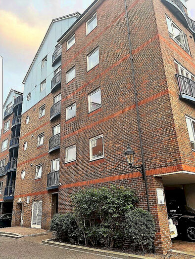 2 Bedroom Apartment To Rent In Anchor Court, Argent Street, Grays, Essex, RM17