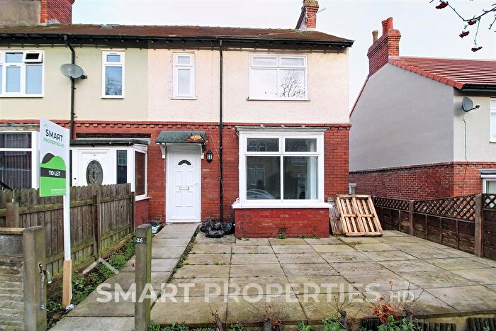 3 Bedroom End Terrace House To Rent In Lynndale Avenue, Huddersfield, HD2