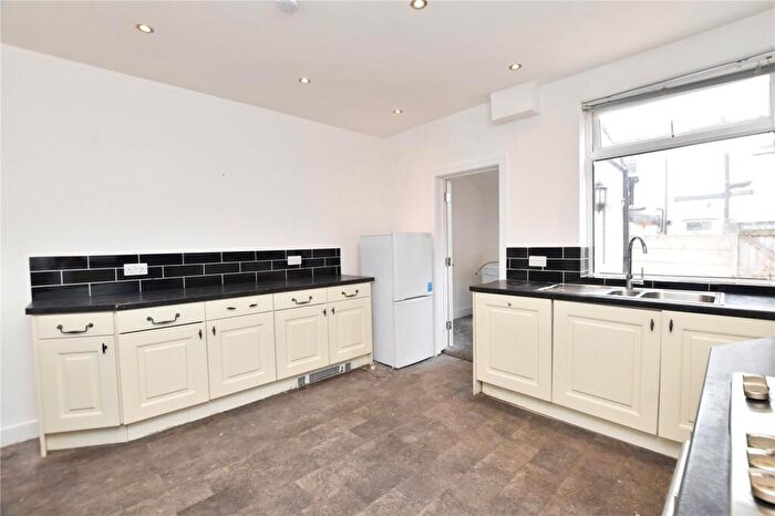4 Bedroom Terraced House For Sale In Oldham Road, Lowerplace, Rochdale, Greater Manchester, OL11