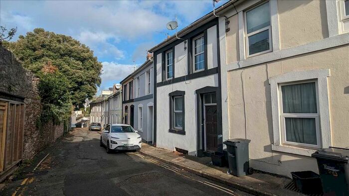 2 Bedroom Maisonette To Rent In Brunswick Terrace, Torquay, TQ1