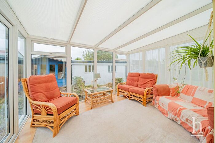 2 Bedroom Bungalow For Sale In Hawthorn Drive, West Kirby, CH48