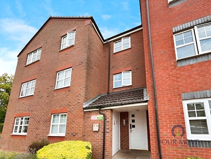 2 Bedroom Flat To Rent In Ash Drive, Northfield, Birmingham, West Midlands, B31