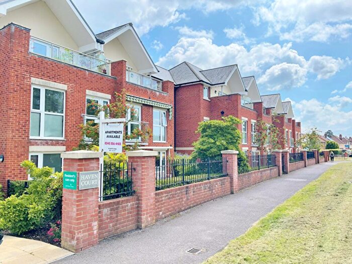 2 Bedroom Apartment For Sale In Haven Court, Southampton Road, Hythe, SO45