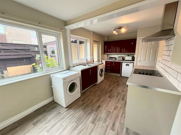 2 Bedroom House To Rent In Berwick Close, Macclesfield, SK10