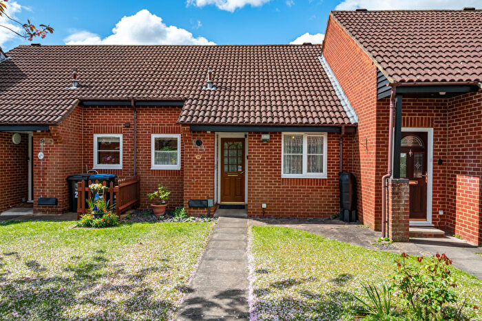 2 Bedroom Terraced Bungalow For Sale In Emerton Garth, Northchurch, Berkhamsted, HP4