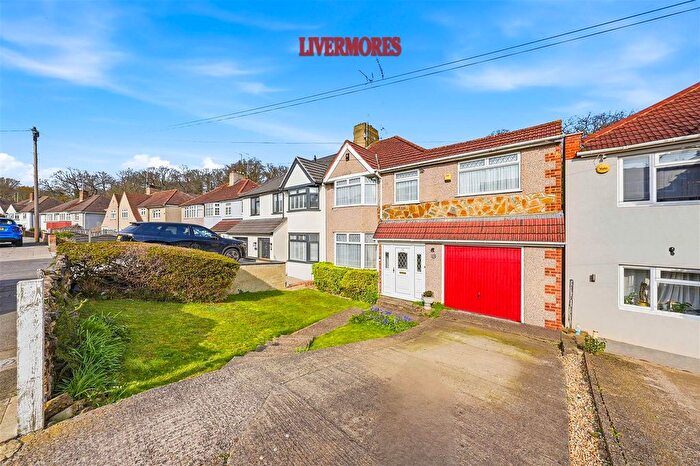 4 Bedroom Semi Detached House For Sale In Martens Avenue, Bexleyheath, DA7