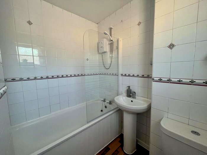 2 Bedroom Apartment To Rent In Servia Drive #, LS7