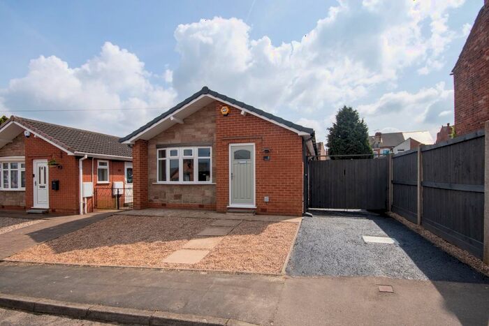 2 Bedroom Detached Bungalow To Rent In Wesley Street, Ilkeston, Derbyshire, DE7