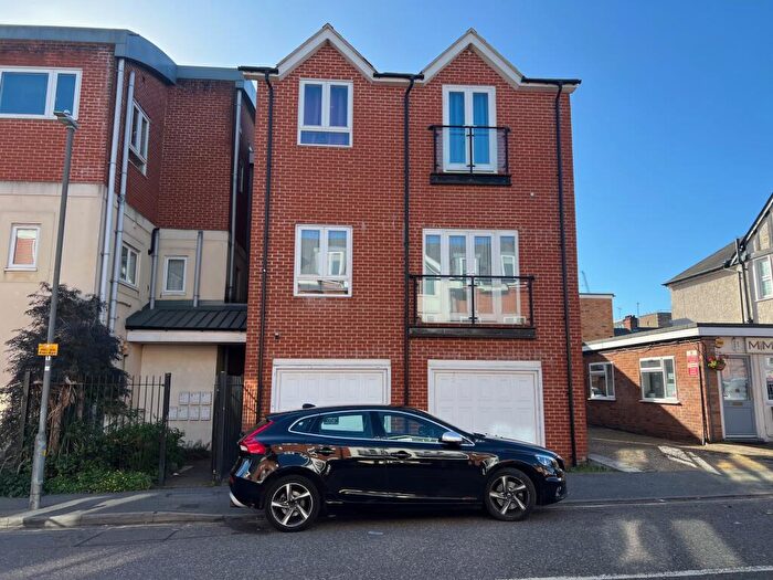 1 Bedroom Apartment To Rent In Salmon Court, Bishop Road, Chelmsford, CM1