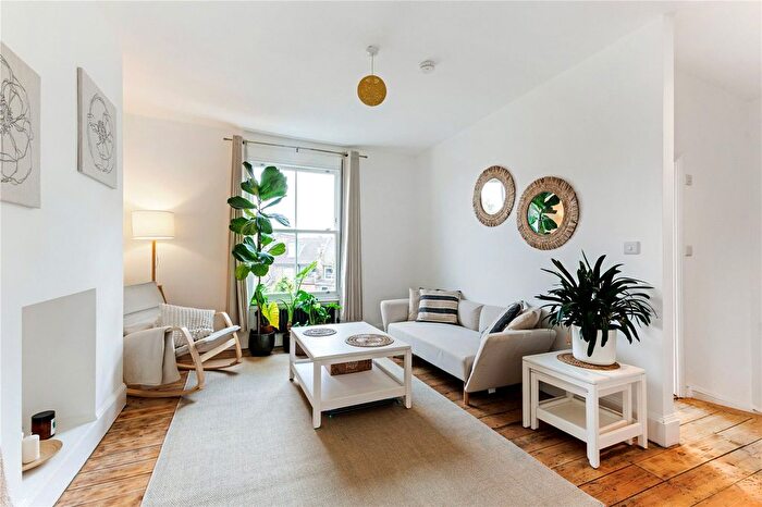 1 Bedroom Flat For Sale In Alvington Crescent, London, E8