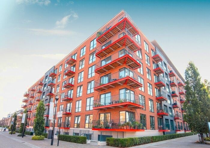 2 Bedroom Flat To Rent In Warehouse Court, Major Draper Street, Woolwich, London, SE18