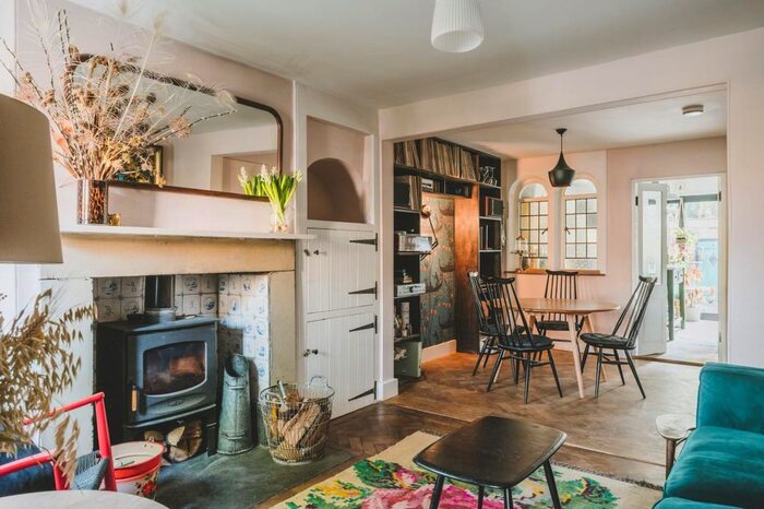 2 Bedroom Cottage For Sale In Station Approach, Pluckley, Ashford, TN27